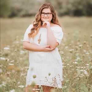 Meet your Posher, Larissa